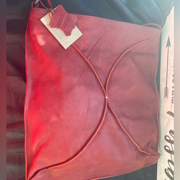 authentic NWT Lisa Leonard Red Leather Tote Crossbody Shoulder Bag 70% off! - Picture 4 of 10